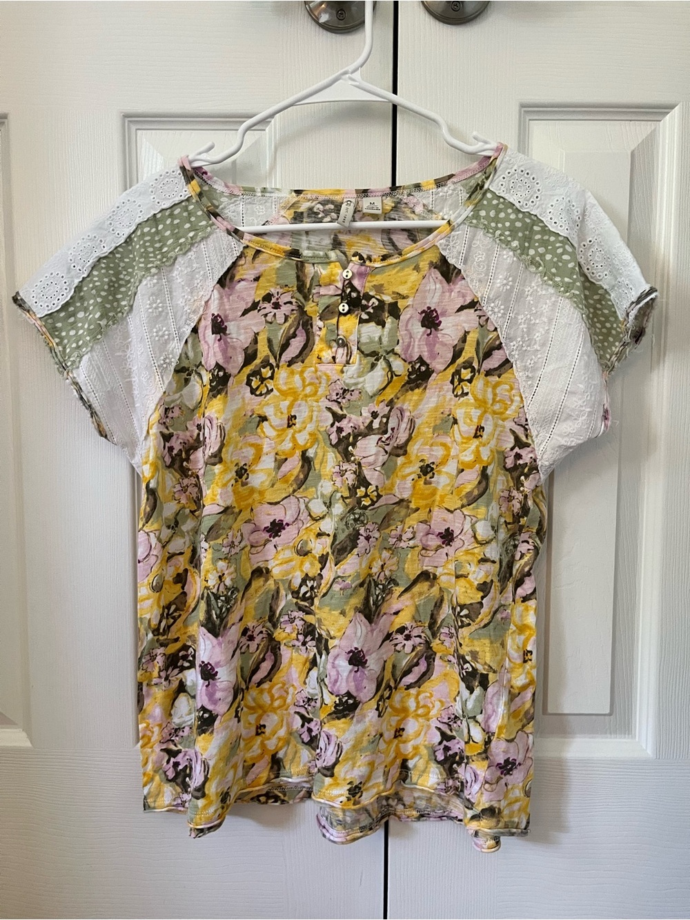 Cato Yellow Pink Green Floral Short Sleeve Top Size Medium